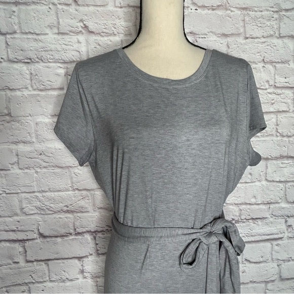 Athleta Essence Keyhole Midi Dress - Picture 9 of 16